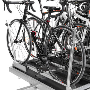 O trailer transporta de 12 a 15 bicicletas na posição horizontal.